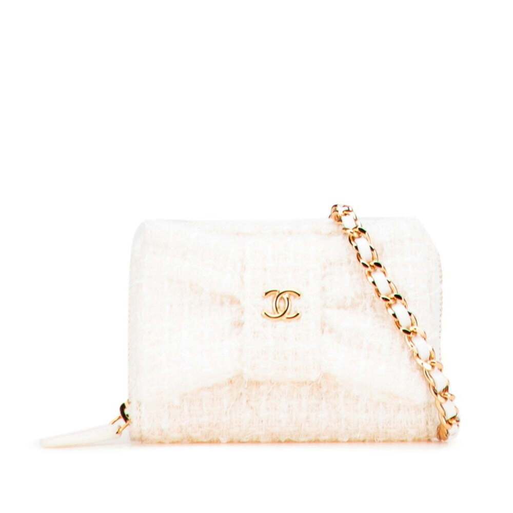 CHANEL Authentic White Leather Logo Wallet